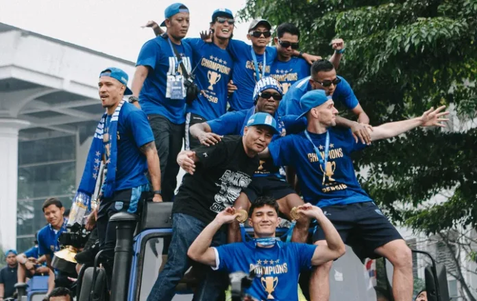 Persib Konvoi Holopis