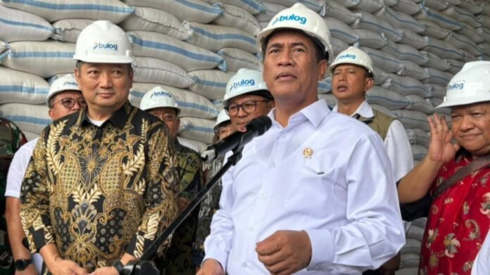 Mentan Amran Sulaiman Kemeja Putih Jatim Holopis