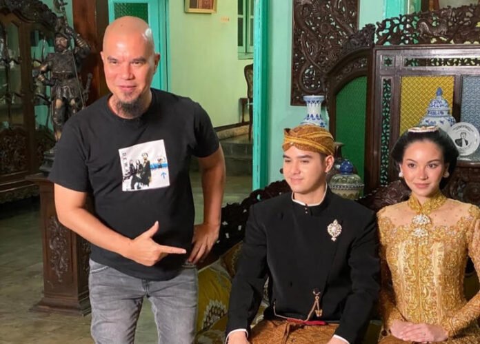Ahmad Dhani Holopis