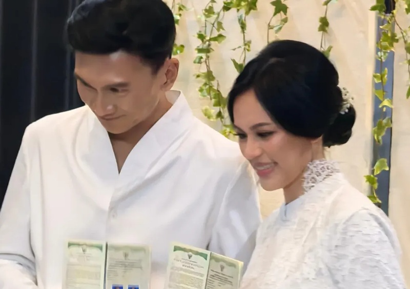 Anji Drive dan Dena Desy