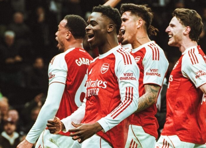 Bukayo Saka Dan Skuad Arsenal Saat Selebrasi Gol Holopis