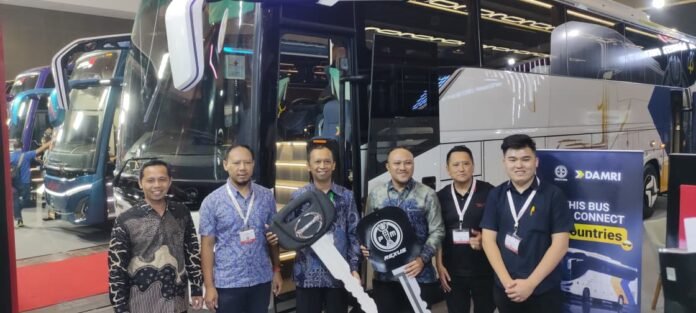 Damri Lintas Negara Holopis
