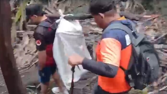 Evakuasi Korban Erupsi Gunung Dukono Holopis