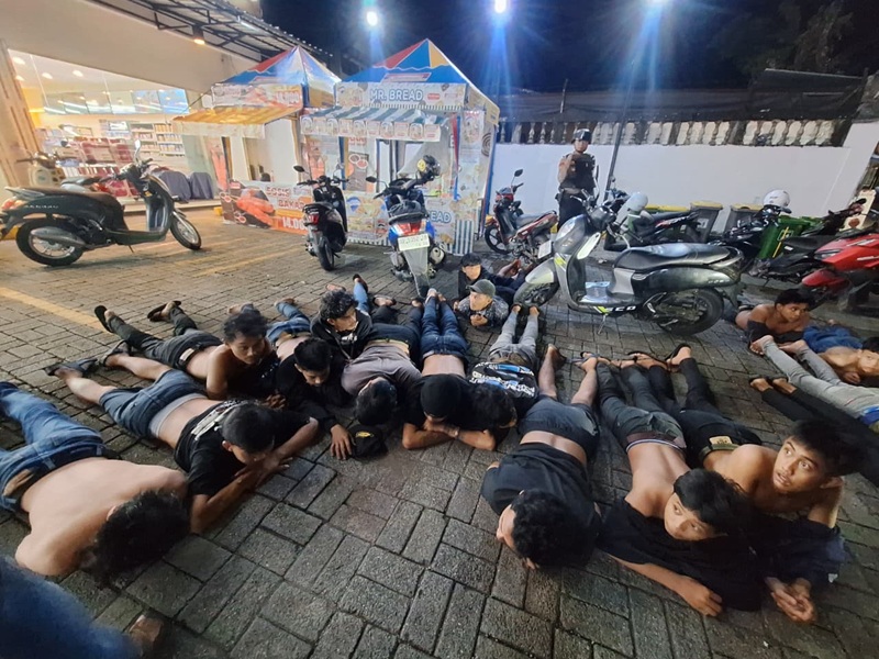 Geng Motor Maros Holopis 1