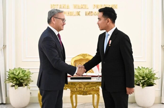 Gibran Rakabuming Wakil Pm Laos2 Holopis