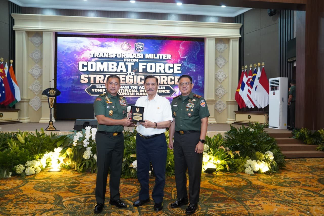 Luhut Hadir Dalam Seminar Tentang Transformasi Militer