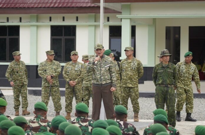Menhan Sjafrie Papua Barat Holopis