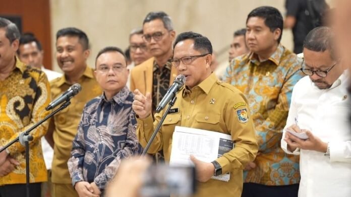 Menteri Dalam Negeri Tito Karnavian Holopis 1