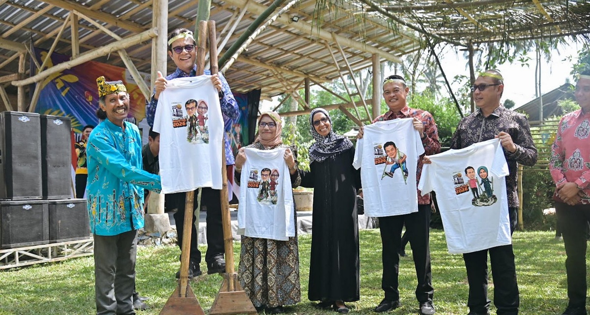 Nezar Patria Dan Egrang