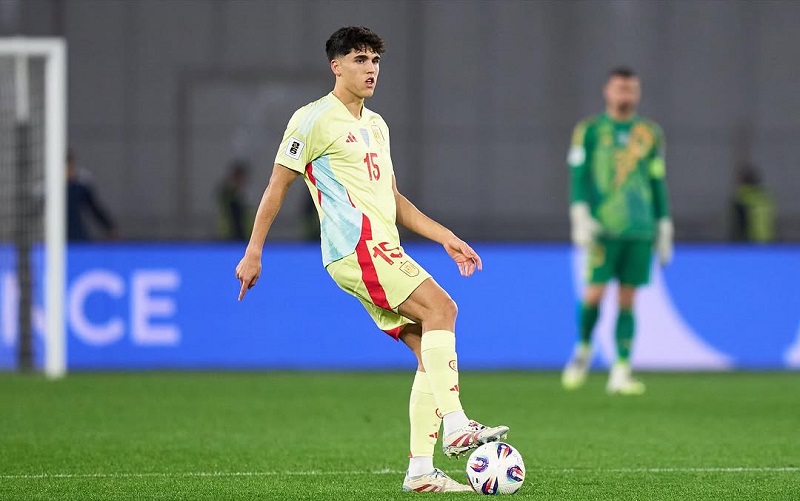 Pau Cubarsi Bersama Timnas Spanyol Holopis