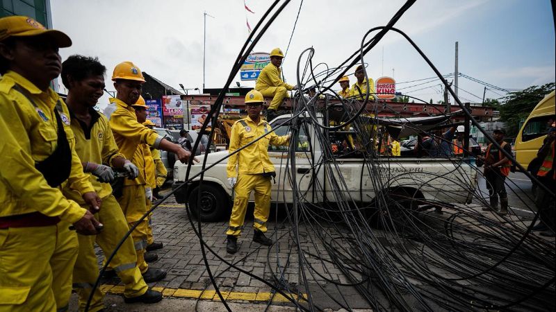 Penertiban Kabel Di Jakbar Holopis