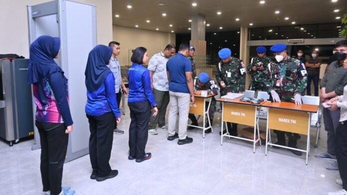 Prajurit Tni Au Lakukan Tes Urine Holopis