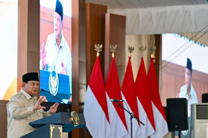 Presiden Prabowo Memberikan Kata Sambutan Dalam Peresmian Perasionalisasi 1.061 Koperasi Desa Dan Kelurahan Merah Putih Kdkmp Di Kabupaten Nganjuk Jawa Timur Holopis