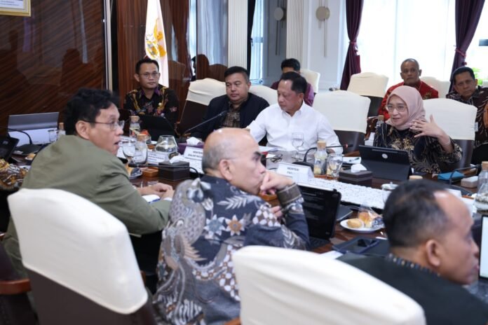 Rapat Koordinasi Mendagri Menteri Panrb Dan Menkeu