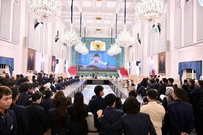 Ratusan Mahasiswa Saat Program Istana Untuk Anak Sekolah