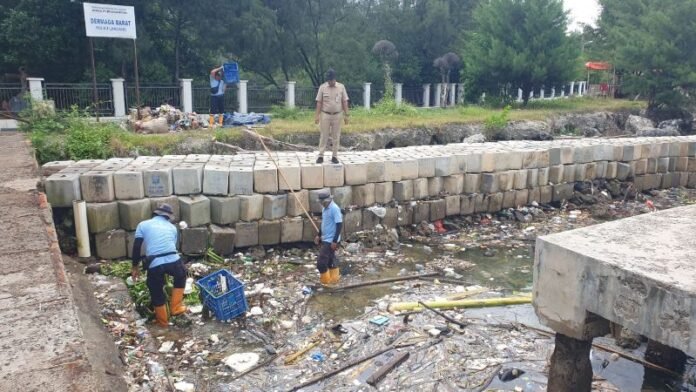 Sampah Kepulauan Seribu Holopis