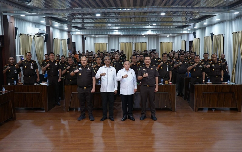 Sarjono Turin Kejati Sumut Holopis