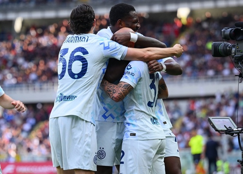 Skuad Inter Milan Saat Selebrasi Gol Holopis