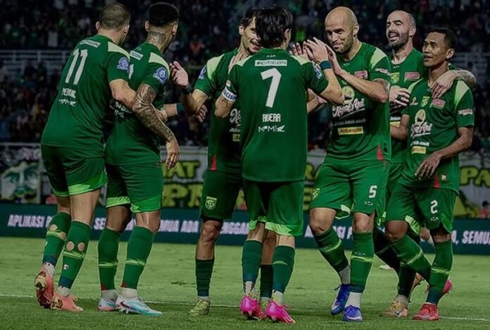 Skuad Persebaya Tampil Di Super League Holopis