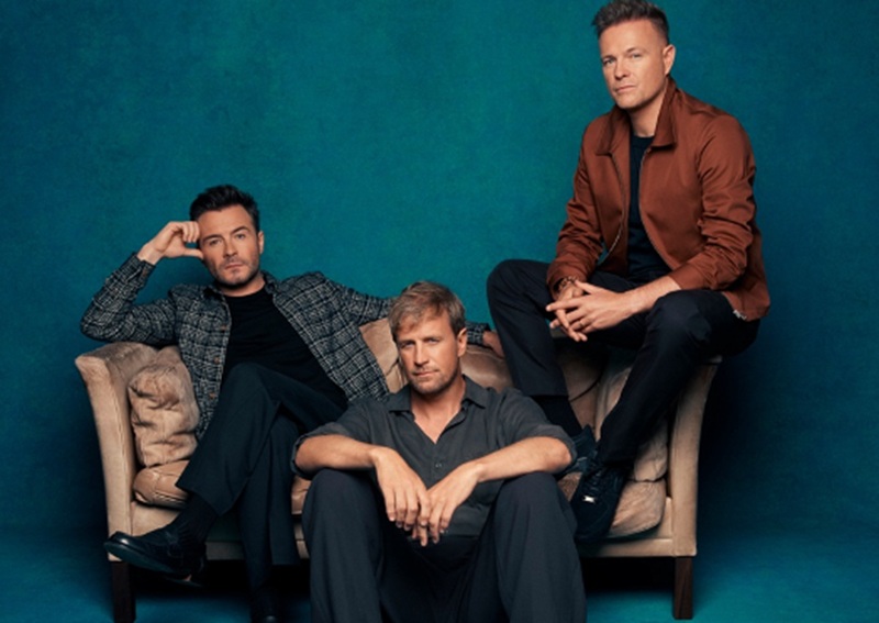 Westlife Holopis