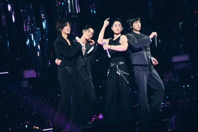 Konser Fforever Holopis