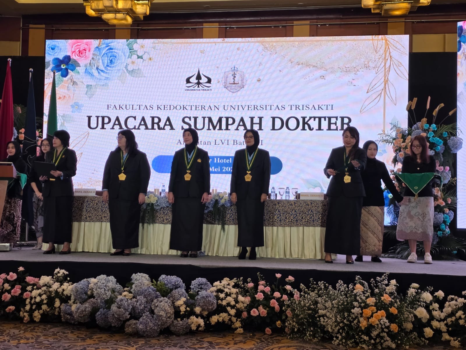 Upacara Sumpah Dokter Universitas Trisakti