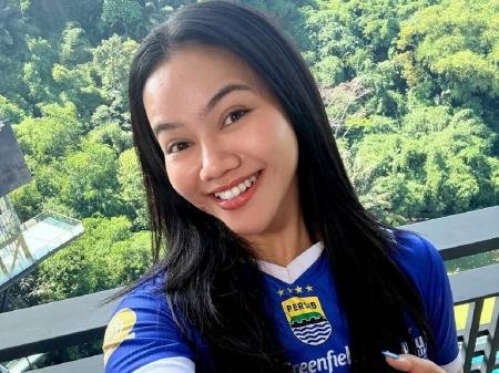 Yura Yunita Holopis