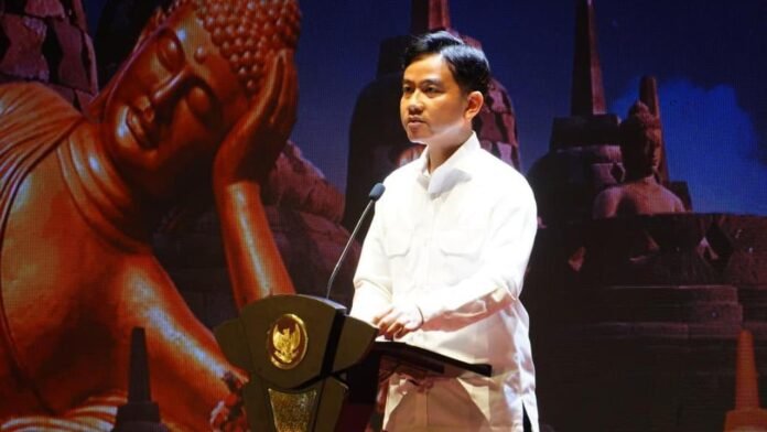 Gibran Waisak Holopis