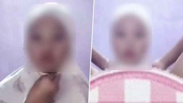 Mukena Putih Coolmax Holopis