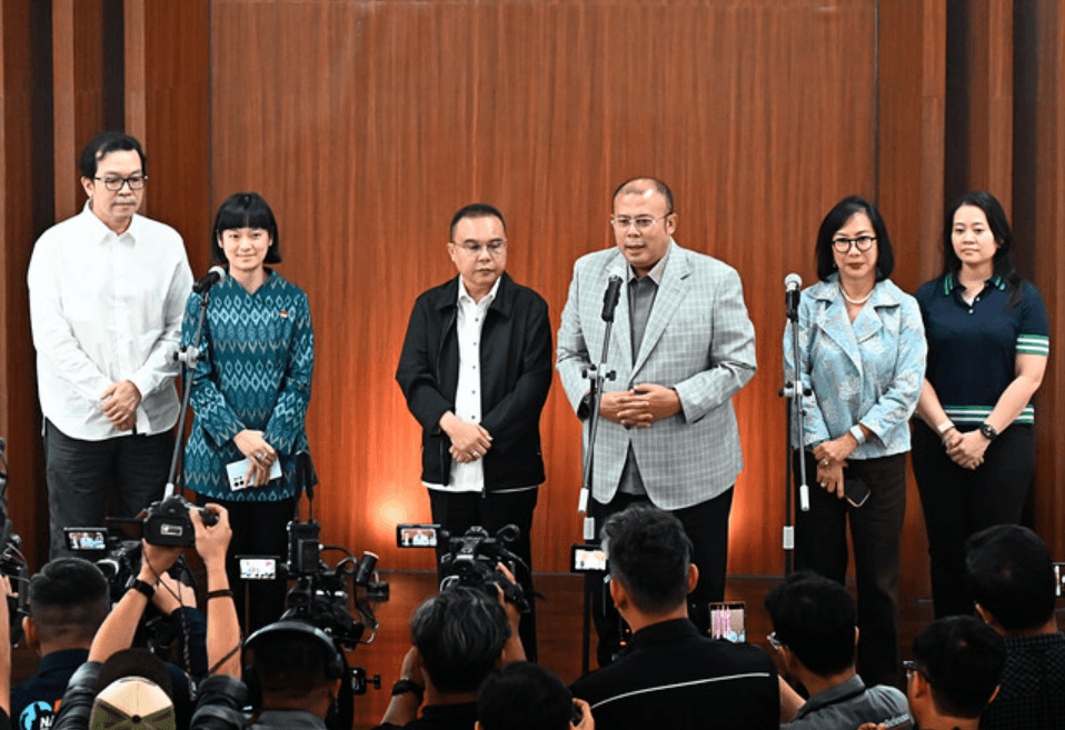 Dpr Bersama Gojek Dan Grab Indonesia