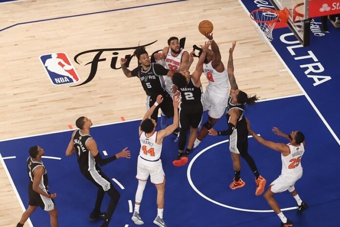 Duel New York Knicks Vs San Antonio Spurs Pada Gim Ke 4 Final Nba 2025 2026 Holopis