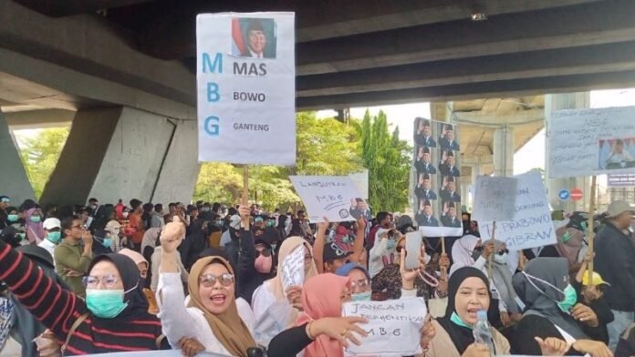 Emak Emak Dukung Mbg Holopis 2