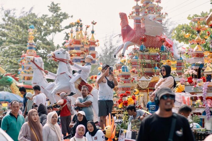 Festival Tabut Holopis