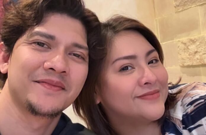 Iko Uwais dan Audy Item Holopis.com