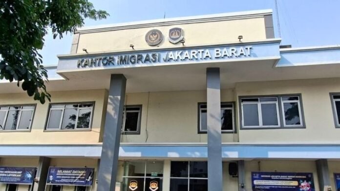 Imigrasi Jakarta Barat Holopis