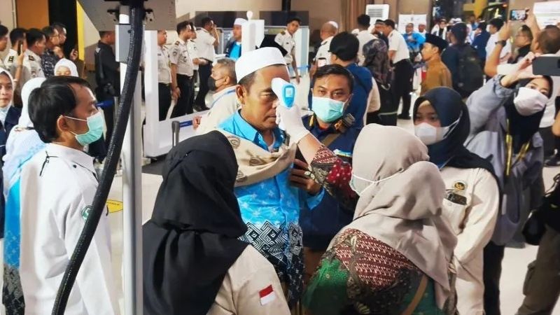 Kloter Pertama 378 Orang Tiba Di Surabaya Holopis