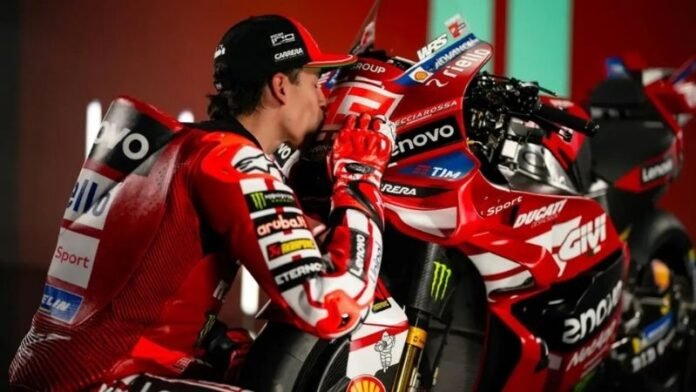 Marc Marquez Holopis 8