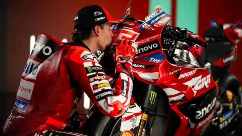 Marc Marquez Holopis 8