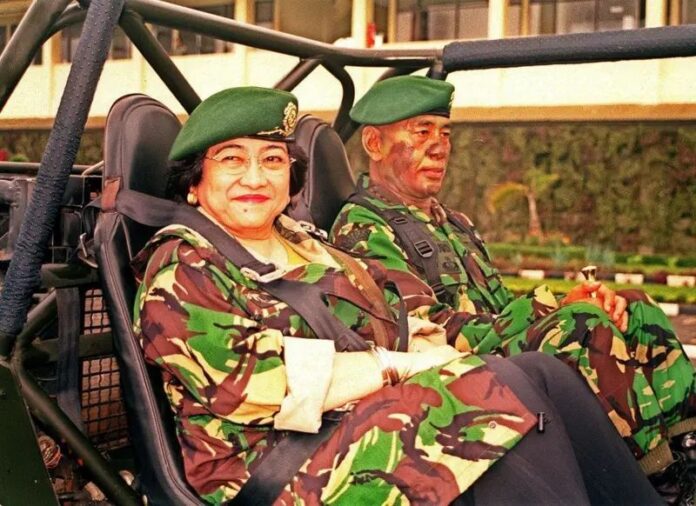 Megawati Soekarnoputri Dan Ryamizard Ryacudu