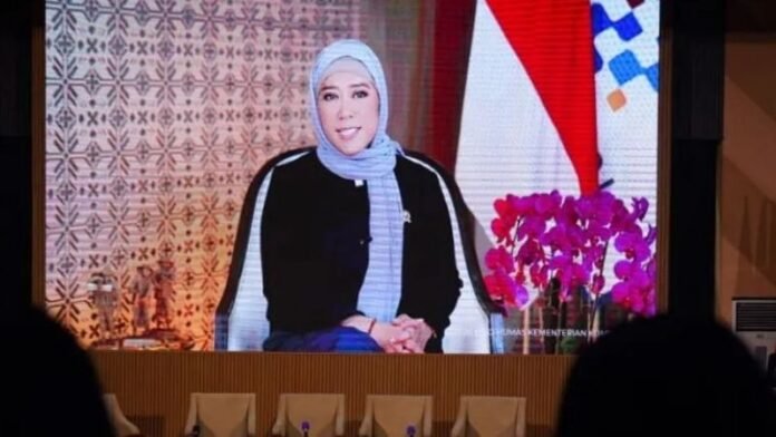 Menkomdigi Meutya Hafid Holopis