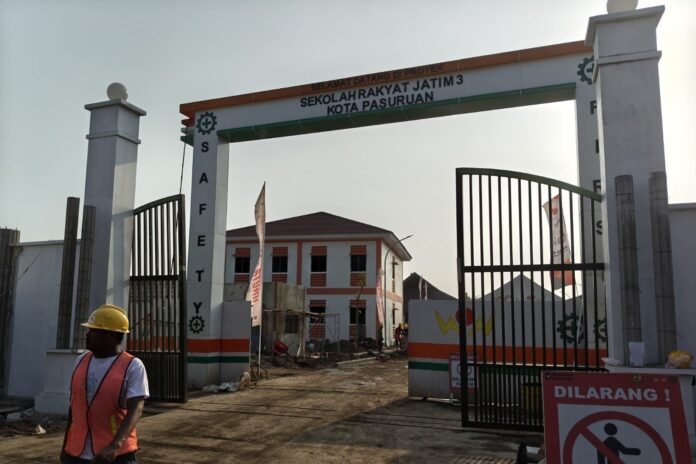 Sekolah Rakyat Pasuruan Holopis