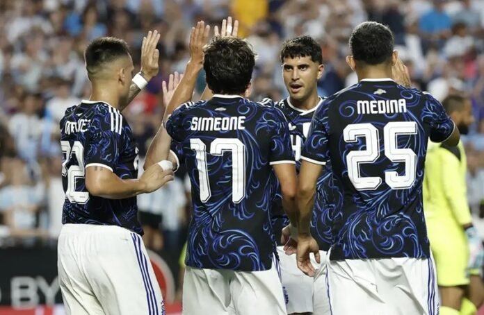 Skuad Timnas Argentina Saat Selebrasi Gol Lawan Hoduras Di Laga Uji Coba Holopis