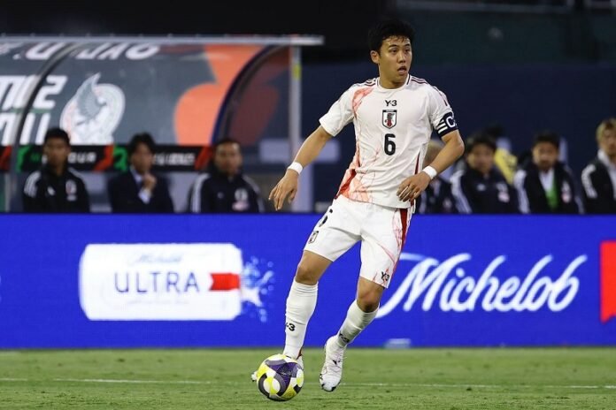 Wataru Endo Bersama Timnas Jepang Holopis