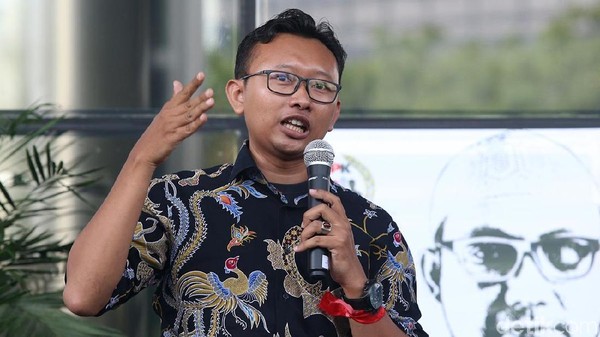 Ketua YLBHI Holopis