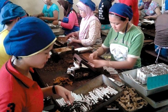Industri Kretek Indonesia Holopis