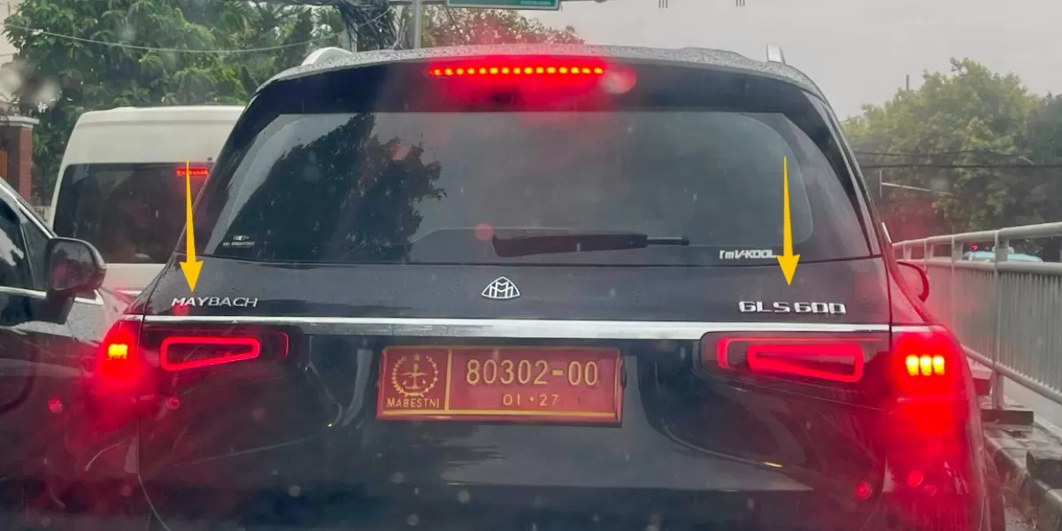 SUV Maybach GLS-600 Holopis