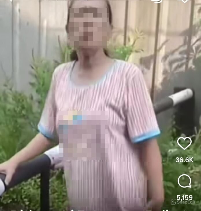 Emak-Emak Viral Holopis