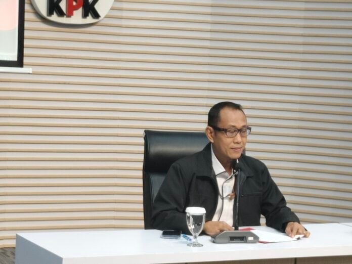 Achmad Taufiq Kpk Holopis
