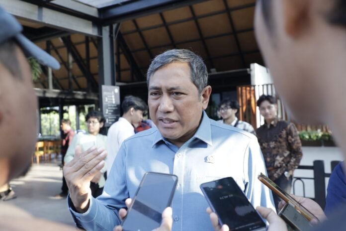 Anggota Komisi Xii Dpr Ri Dari Fraksi Partai Gerindra Rokhmat Ardiyan Holopis