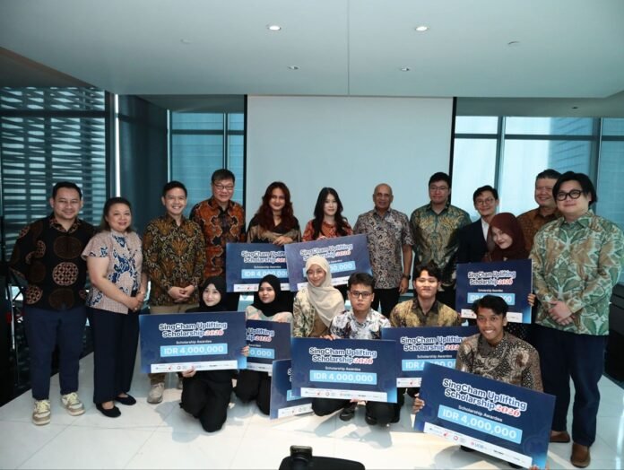 Beasiswa Singapura Holopis